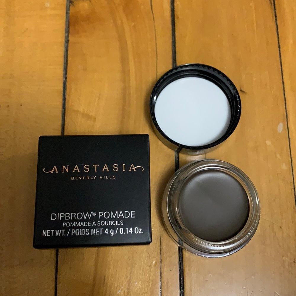 BNIB - ABH dipbrow pomade - Dark Brown